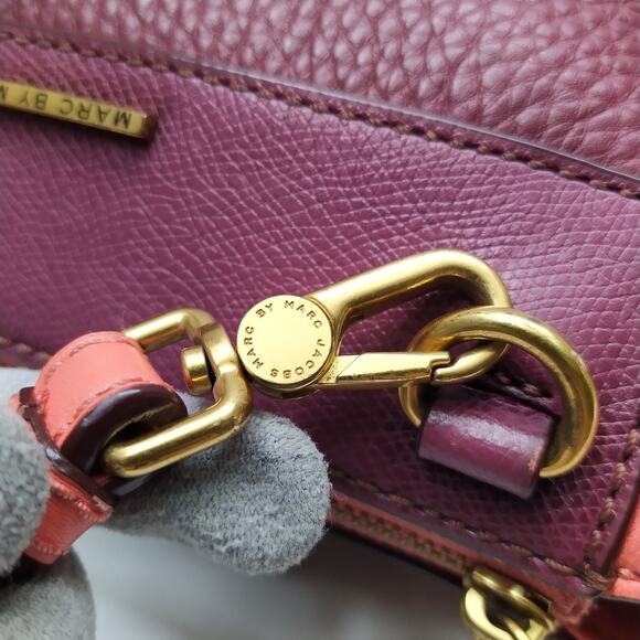 Marc By Marc Jacobs Purple Pebbled Leather Zipper Closure Crossbody Bag - Picture 6 of 16